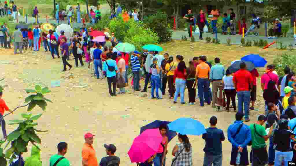 El exministro de Planificación del presidente Nicolás Maduro, Jorge Gordani,&nbsp; cercano colaborador de Hugo Chávez, llamó a sus "camaradas" a asumir la crisis que vive Venezuela y dejar de negarla. [Foto: Álvaro Algarra, VOA]