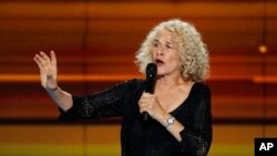 Singer Carole King performs