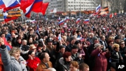 Donetsk shahrida Rossiyaga xayrixoh namoyish, Ukraina, 15-mart, 2014-yil