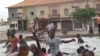 Namibe: Crianças pobres recebem prendas de Natal