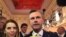 Kandidat ekstremne desnice Norbert Hofer razgovara sa medijima posle izbornog poraza 