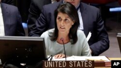 니키 헤일리 유엔주재 미국대사가 2일 뉴욕 유엔본부에서 열린 안보리 회의에서 발언하고 있다.