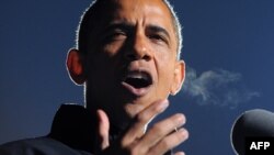 US President Barack Obama speaks at his last campaign rally in Des Moines, Iowa, on November 5, 2012.