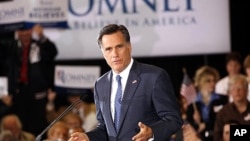 Cựu Thống đốc bang Massachusetts Mitt Romney là người đang dẫn đầu trong các cuộc thăm dò toàn quốc