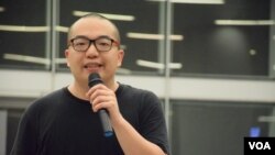 時事評論員陳景輝表示六四事件發生前後，曾經引發香港史無前例的百萬人大遊行，對香港本土民主運動有深遠影響。(美國之音湯惠芸)