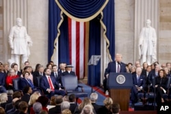 Presiden Donald Trump menyampaikan pidato setelah diambil sumpahnya sebagai Presiden Amerika Serikat ke-47 dalam Pelantikan Presiden ke-60 di Rotunda Gedung Capitol di Washington, Senin, 20 Januari 2025. (Shawn Thew/Pool via AP)