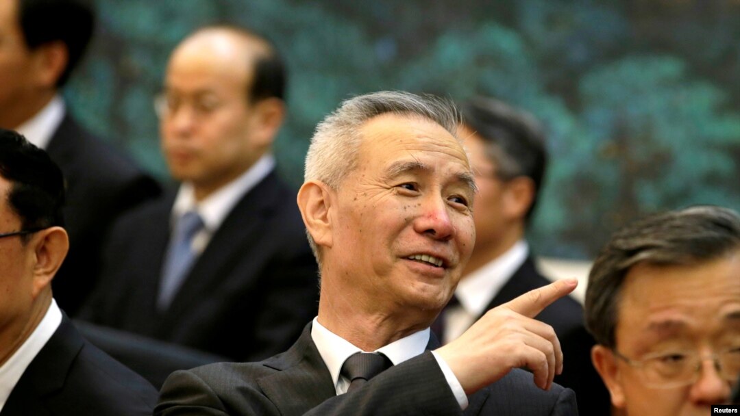 劉鶴參加中國和越南的簽約儀式 (2017年5月11日 路透社)
