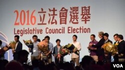 香港2016年立法會選舉3名自決派候選人高票當選 (美國之音 湯惠芸拍攝)