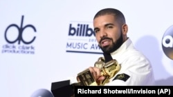 Drake com 13 prémios do Billboard Music Awards.