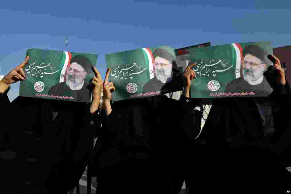 대통령 선거를 앞둔 이란 테헤란에서 에브라힘 라이시 후보 지지 집회가 열렸다.