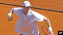 John Isner menjadi pahlawan bagi Tim Piala Davis AS yang berhasil melaju ke Semifinal mengandaskan tim Swiss dan Perancis.