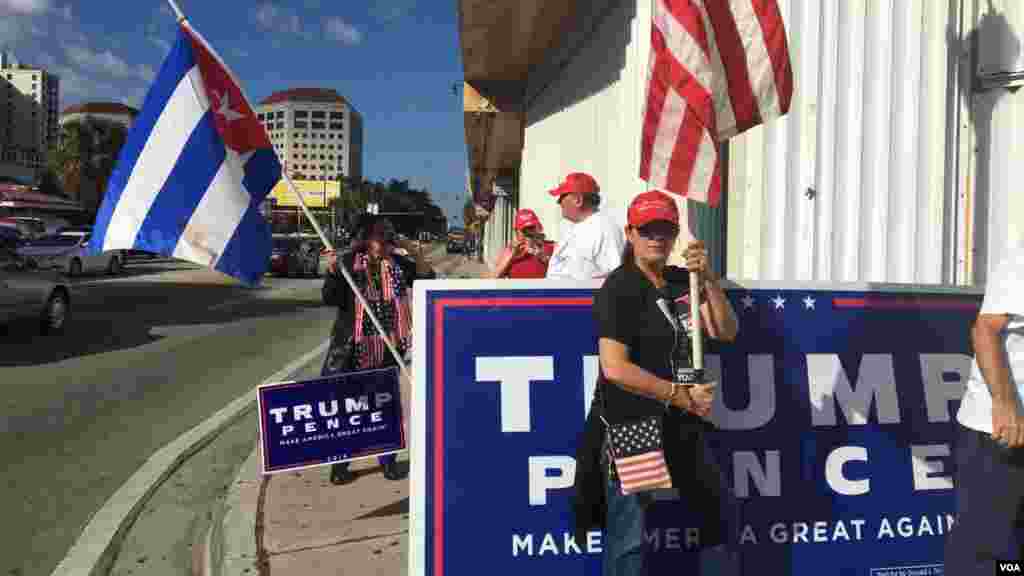 Manifestantes pro-Trump en Miami.&nbsp;​[Foto: José Pernalete, VOA.]