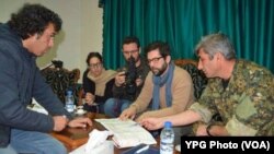 سەردانی شاندی ڕێـکخراوی چاودێری مافەکانی مرۆڤ بۆ لای یەپەگە (ئەرشیف)