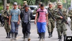 Tentara Kolombia menangkap 3 orang tersangka anggota FARC di Medellin (foto: dok). Diego Alfonso Navarette Beltran, anggota FARC akan diadili di AS karena menculik tiga warga AS.