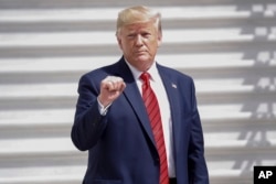 El presidente Donald Trump tuitió el 17 de junio de 2019 que el servicio de inmigración comenzaría a remover a millones de inmigrantes indocumentados.