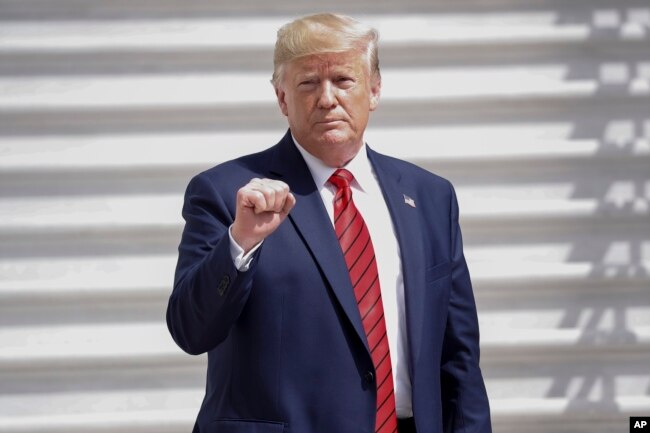 El presidente Donald Trump tuitió el 17 de junio de 2019 que el servicio de inmigración comenzaría a remover a millones de inmigrantes indocumentados.