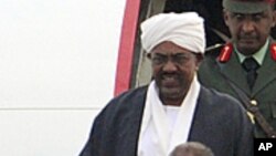 Le président soudanais Omar el-Béchir à son arrivée à Pékin