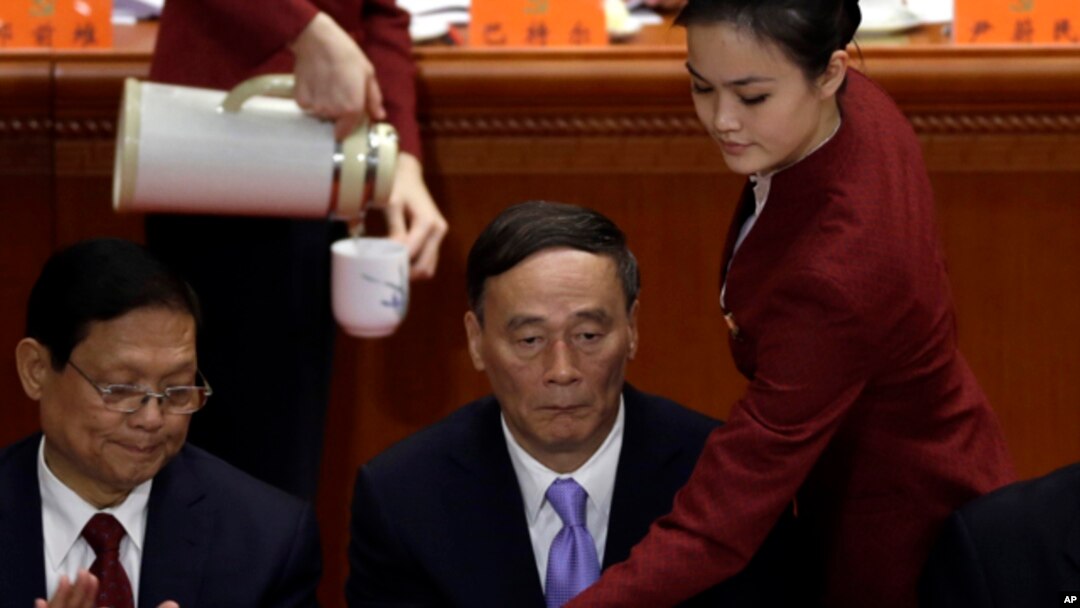 Wakil PM Wang Qishan (tengah)dalam pembukaan KOngres Partai Komunis China ke-18 di Beijing, 8 November 2012.