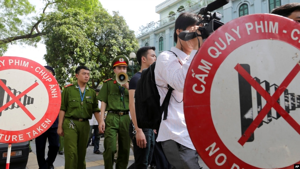 Ảnh tư liệu - lực lượng công an Việt Nam tại một cuộc biểu tình phản đối Trung Quốc tại Hà Nội ngày 18/05/2014
