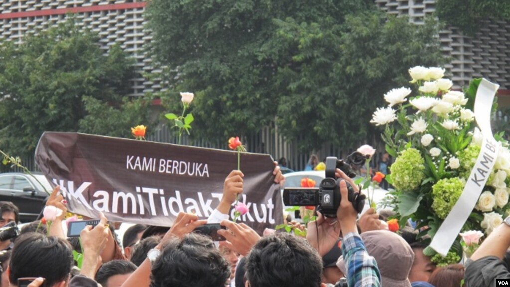 Warga masyarakat dari berbagai profesi melakukan aksi solidaritas dan gerakan “Kami Tidak Takut” untuk memerangi terorisme. (Foto: ilustrasi)