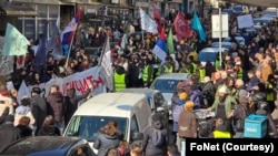 Protest podrške otpuštenom radniku EPS-a Dragoslavu Ljubičiću ispred zgrade Elektroprivrede Srbije u centru Beograda (foto: FoNet)