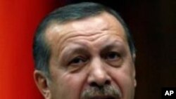 Êrîşên Serokwezîrê Tirkîyê li Dijî Medya û Reaksîyona Yekîtîya Ewrûpa
