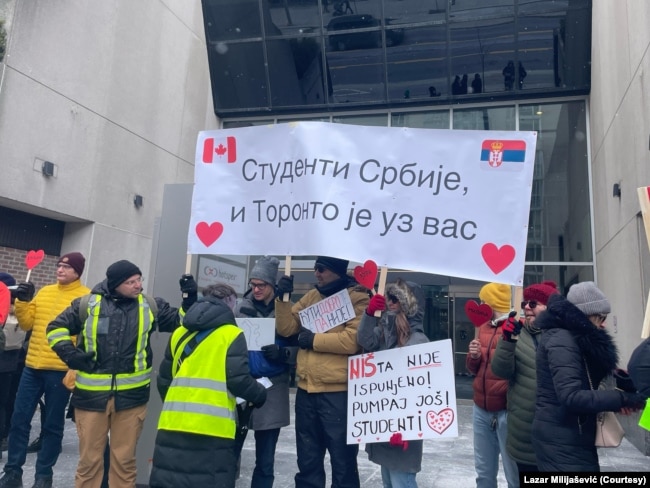 Skup podrške studentima ispred konzulata Srbije u Torontu, 1. mart 2025.