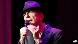 Leonard Cohen tampil di Teater Fabulous Fox di Atlanta, March 2013. 