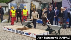 Premijerka Srbije Ana Brnabić i Radovan Višković, predsjednik Vlade Republike Srpske na polaganju kamena temeljca za izgradnju hidroelektrane "Buk Bijela", 17. maj 2021.