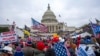 ARCHIVO - Manifestantes leales al presidente Donald Trump en el Capitolio de Estados Unidos en Washington, el 6 de enero de 2021.