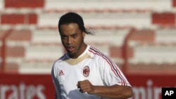 AC Milan's Ronaldinho attends a soccer training session at Rashid stadium in Dubai 28 Dec 2010