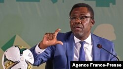 ফাইল ছবিতে দেখা যাচ্ছে, কায়রোতে কনফেডারেশন অফ আফ্রিকান ফুটবলের সাধারণ সভার সময় সিএএফ'র মহাসচিব বেরন মোসেনগো-ওম্বা সংবাদ সম্মেলনে কথা বলছেন। নভেম্বর ২৬, ২০২১। 