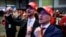 Sejumlah pendukung Donald Trump tiba di acara menonton bersama hasil pemilu Amerika di west Palm Beach, Florida, pada 5 November 2024. (Foto: AP/Julia Demaree Nikhinson)