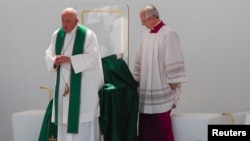 El papa Francisco celebra misa en Trieste, Italia, el 7 de junio de 2024.