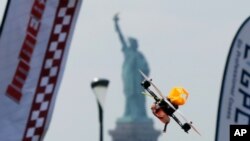 Las nuevas reglamentaciones otorgan permisos especiales si la compañía demuestra que puede operar el dron de manera segura.
