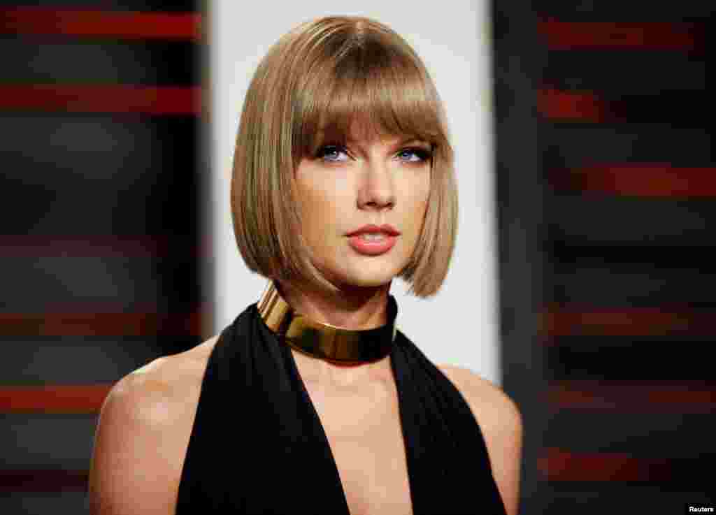 1. Taylor Swift ($170 million). La chanteuse de country a mis l&rsquo;Amérique dans sa poche, tout en empochant 200 millions de dollars pour son dernier tout.
