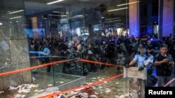 香港星期天爆发流血冲突的现场。法新社