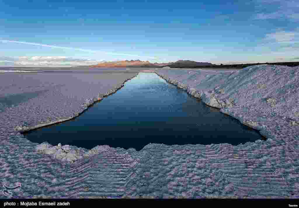 مرگ تدریجی دریاچه ارومیه. عکس: مجتبی اسماعیل زاده