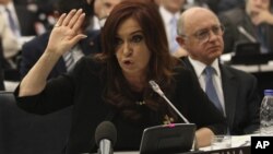 La mandataria argentina también publicó una solicitud al gobierno británico en el diario londinense ‘The Times’.