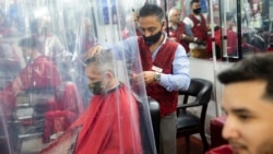 Barbershop di AS ikut menyesuaikan diri di tengah pandemi Covid-19 (foto: ilustrasi).