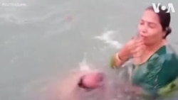 Հնդկաստան. Լիալուսնի կապակցությամբ հավատացյալները սուզվում են ջրի տակ