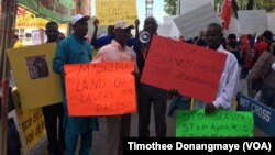 Des Mauritaniens manifestant devant l'ONU à New York contre la situation dans leur pays le 23 septembre 2016