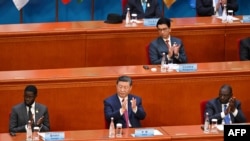 Presiden China Xi Jinping (tengah) hadir dalam upacara pembukaan Forum Kerja Sama China-Afrika (FOCAC) di Beijing, pada 5 September 2024. (Foto: Greg Baker/Pool/ AFP)