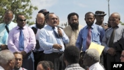 Perdana Menteri Papua Nugini Peter O'Neill berbicara kepada para pendukungnya di Port Moresby. (Foto: Dok)