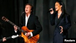 Paul McCartney e Rihanna 