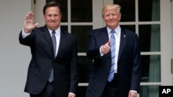 President Donald Trump stands with Panamanian President Juan Carlos Varela at the White House in Washington, June 19, 2017.