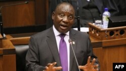  367/5000 Le nouveau président de l'Afrique du Sud, Cyril Ramaphosa, prononce son discours sur l'état de la nation au Parlement du Cap, le 16 février 2018.