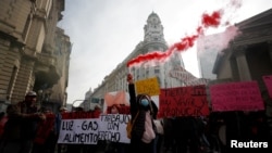 Manifestantes protestan en Buenos Aires, el 14 de julio de 2022. 