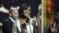 La réalisatrice Maïmouna Doucouré remporte le prix du meilleur court métrage pour "Maman (s)" lors de la 42e édition de la cérémonie des César à la salle Pleyel à Paris le 24 février 2017.
