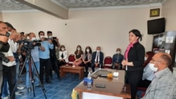 Pervin Buldan Kars'ta gazetecilere açıklama yaptı.